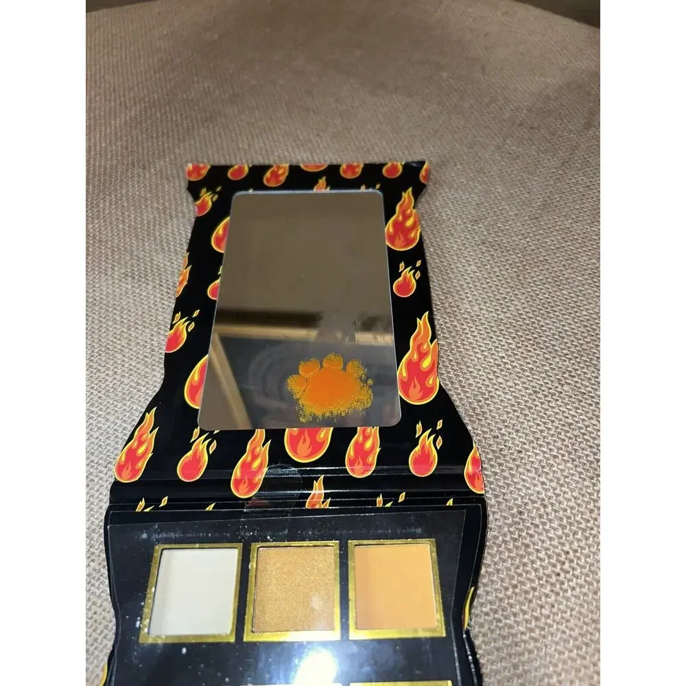 NEW Cheetos Flamin' Hot Eyeshadow Palette Makeup Eye Shadow